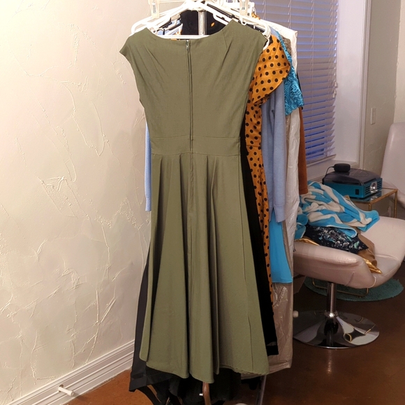 Stop Staring! Alicia Estrada Olive green swing dress - Picture 4 of 4